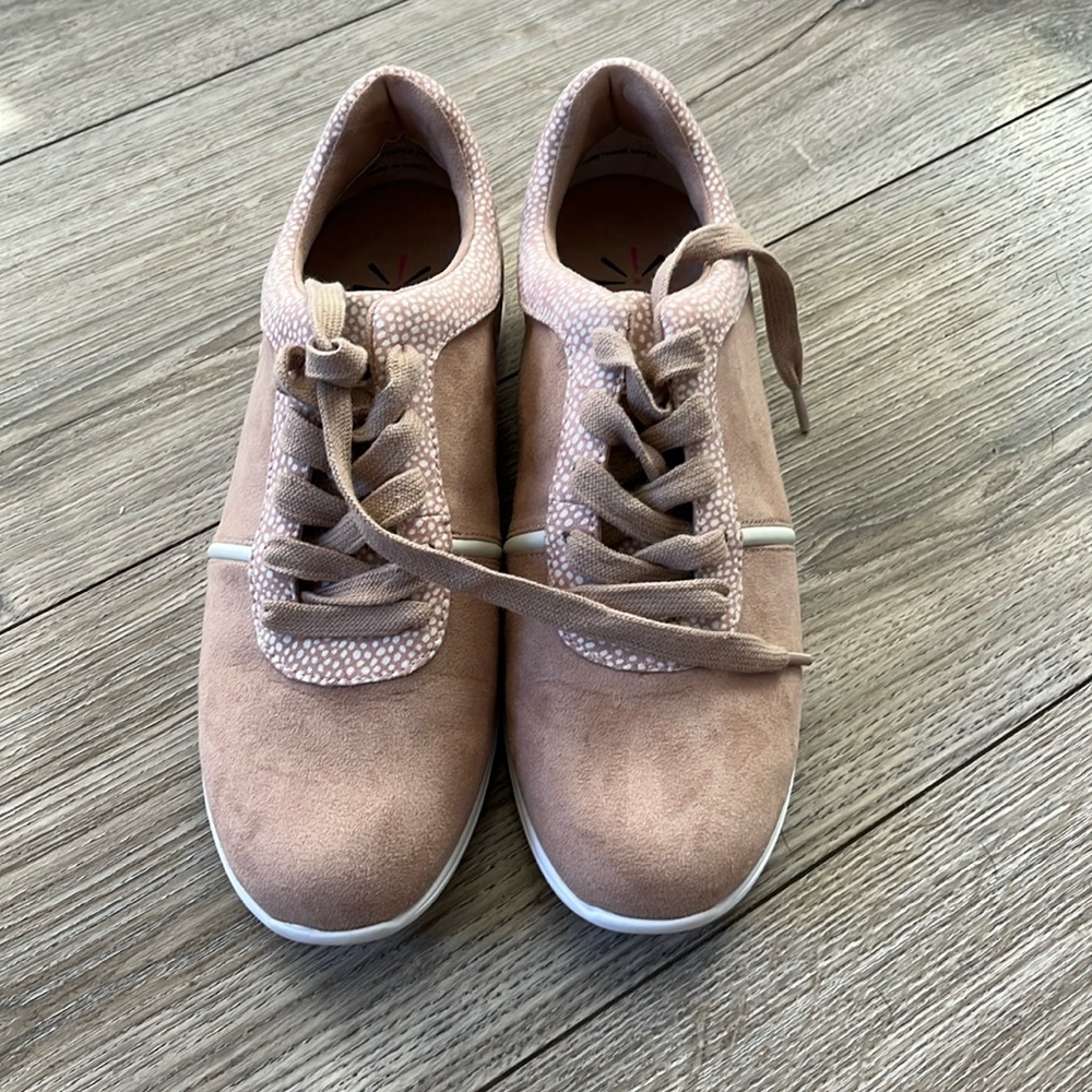 Isaac mizrahi sneakers